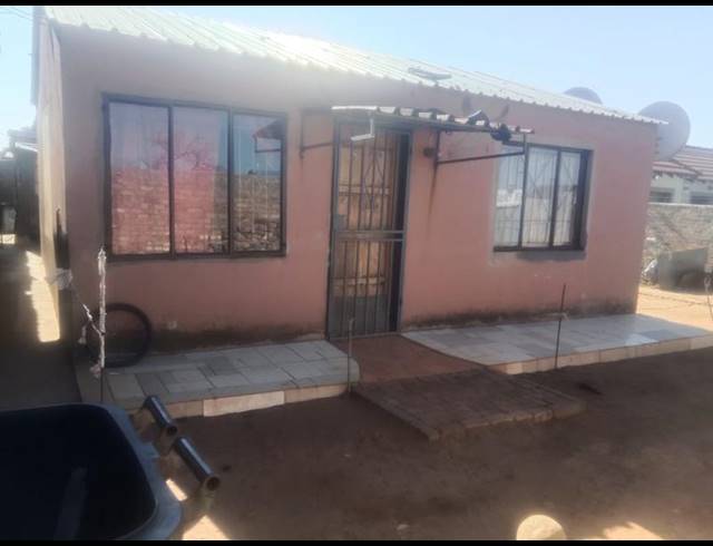 2 BEDROOM HOUSE FOR SALE IN PALM RIDGE EXT 2